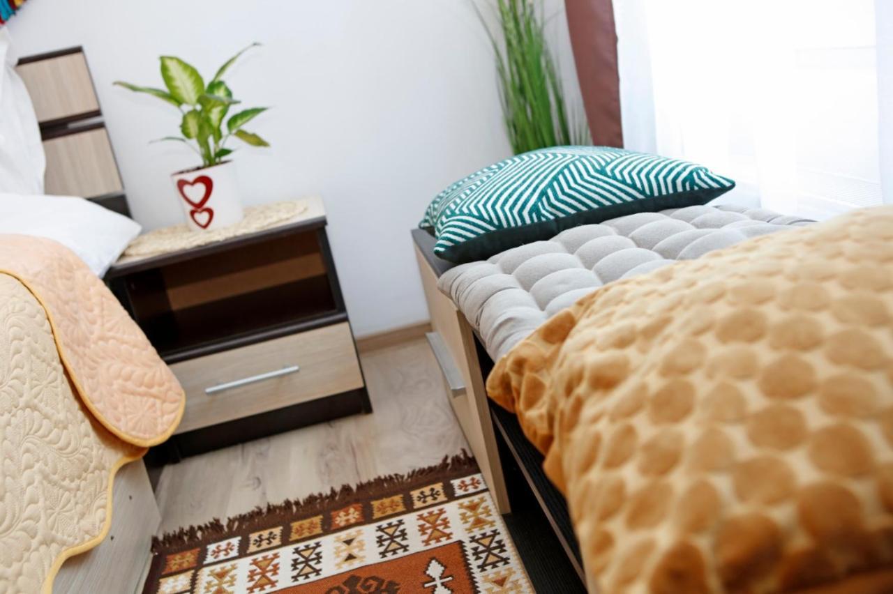 Traditional Romanian Apartament Bucureşti