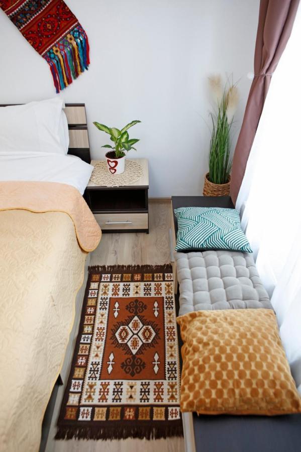 Apartament Traditional Romanian