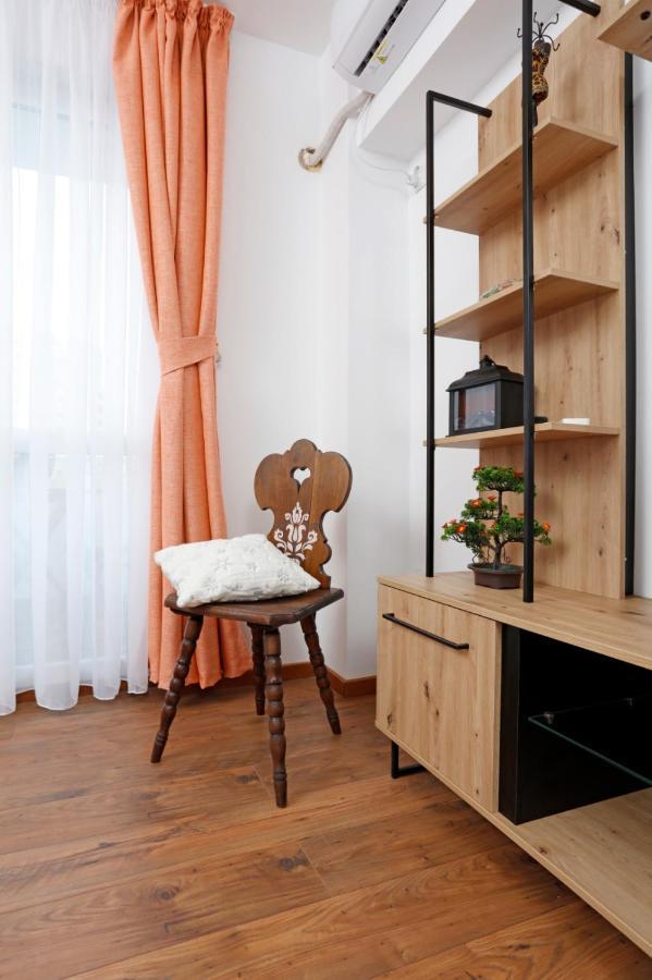 Apartament Traditional Romanian