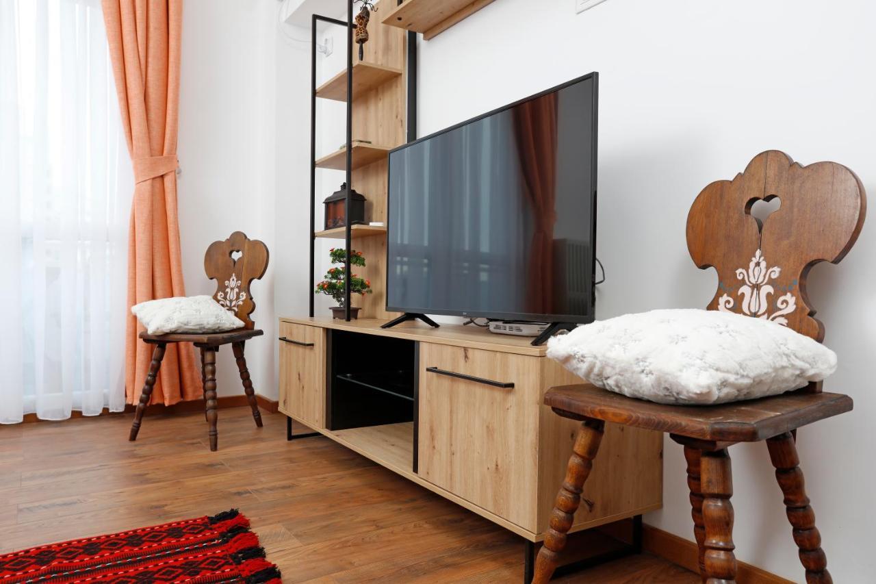 Traditional Romanian Apartament Bucureşti