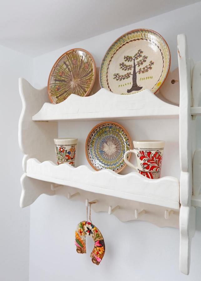 Apartament Traditional Romanian