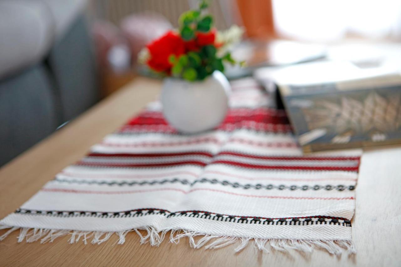 Traditional Romanian Apartament Bucureşti