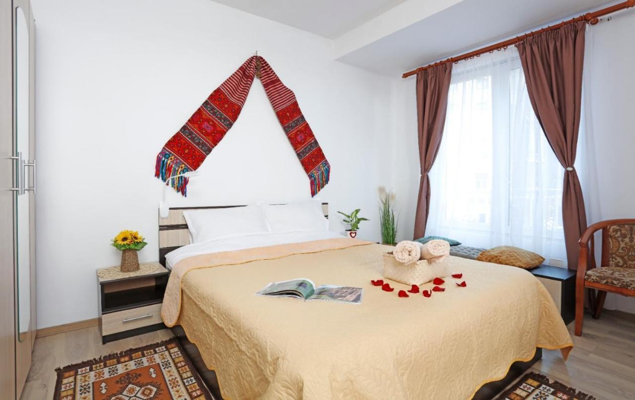 Traditional Romanian Appartement Bucarest